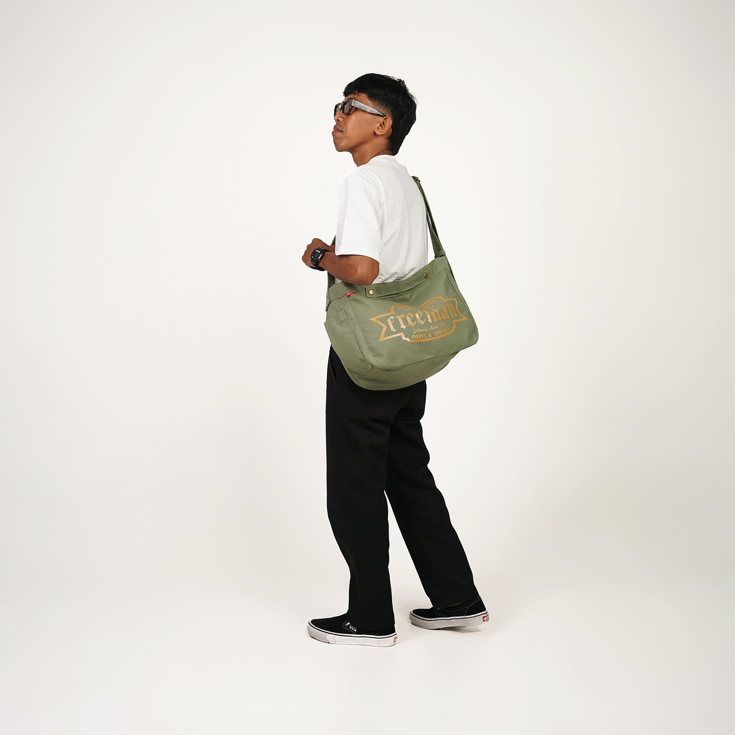 Freeman 3.0 sling bag misty green